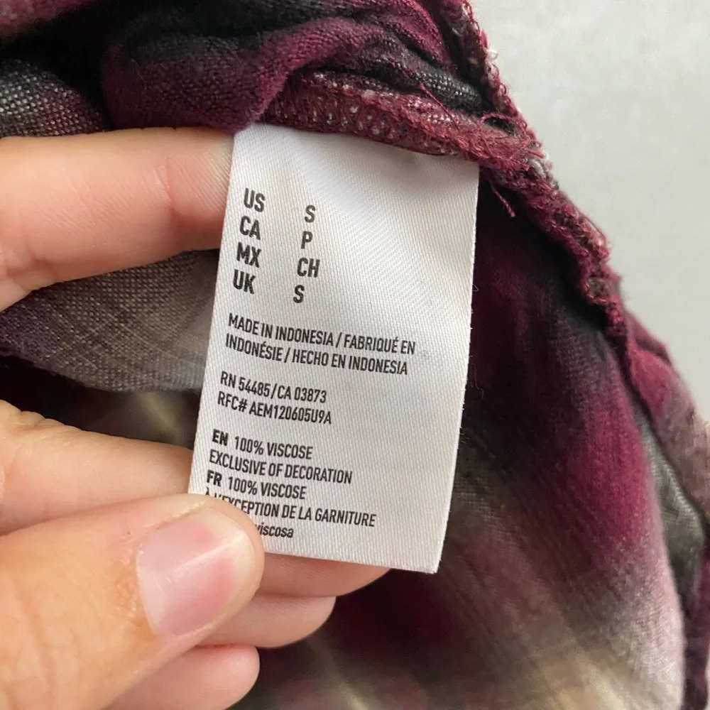 American Eagle Soft Shirt Women’s Size Small Maroon Plaid Half Button Up